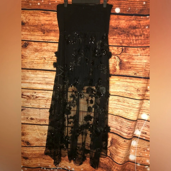 Sequin Applique Overlay Romper - Picture 11 of 16